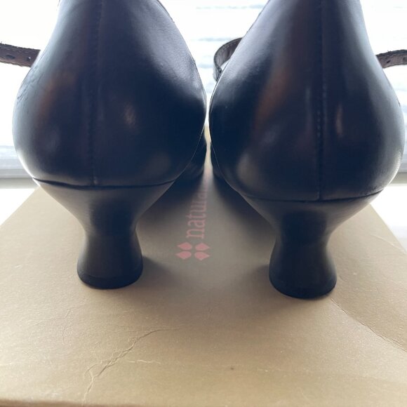 Naturalizer: Leather, Black and Retro Mary Jane Pump - Picture 3 of 5